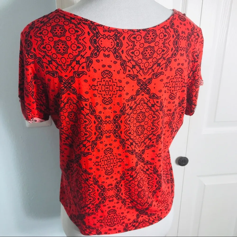 Red Bandana Pattern Tie Front Casual Top Size Medium - Image 5