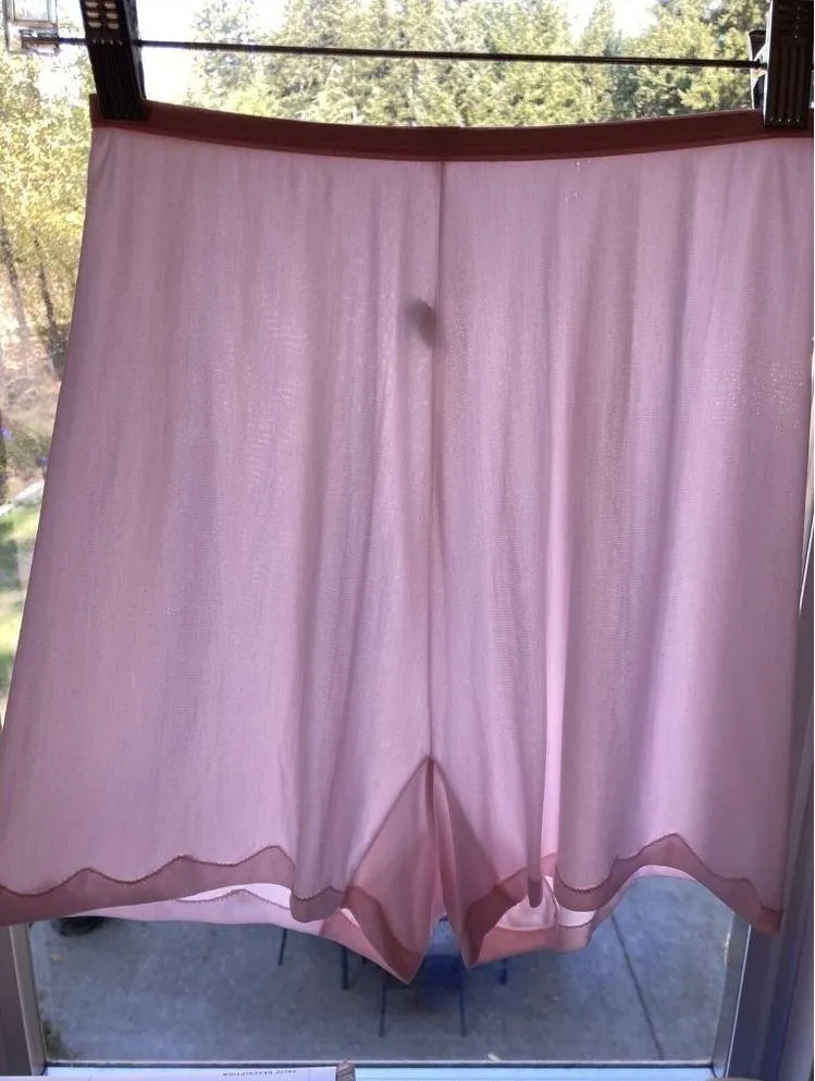 *Vintage 50's Vanity Fair Pink Nylon Cotton Tap Pants Size 5 Pillow Tab Gusset - Image 3