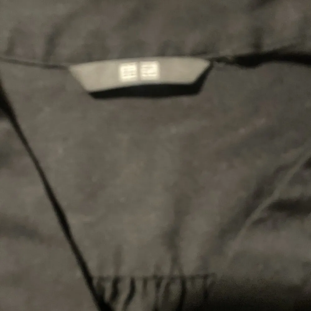 Uniqlo Shirt Womens Medium Black Tunic Vneck Long Sleeve Relaxed Modest Basic - Image 2