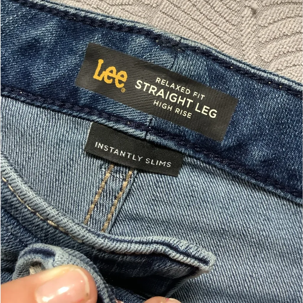 Women’s high waist jeans - GREAT condition 🦋 - Image 4