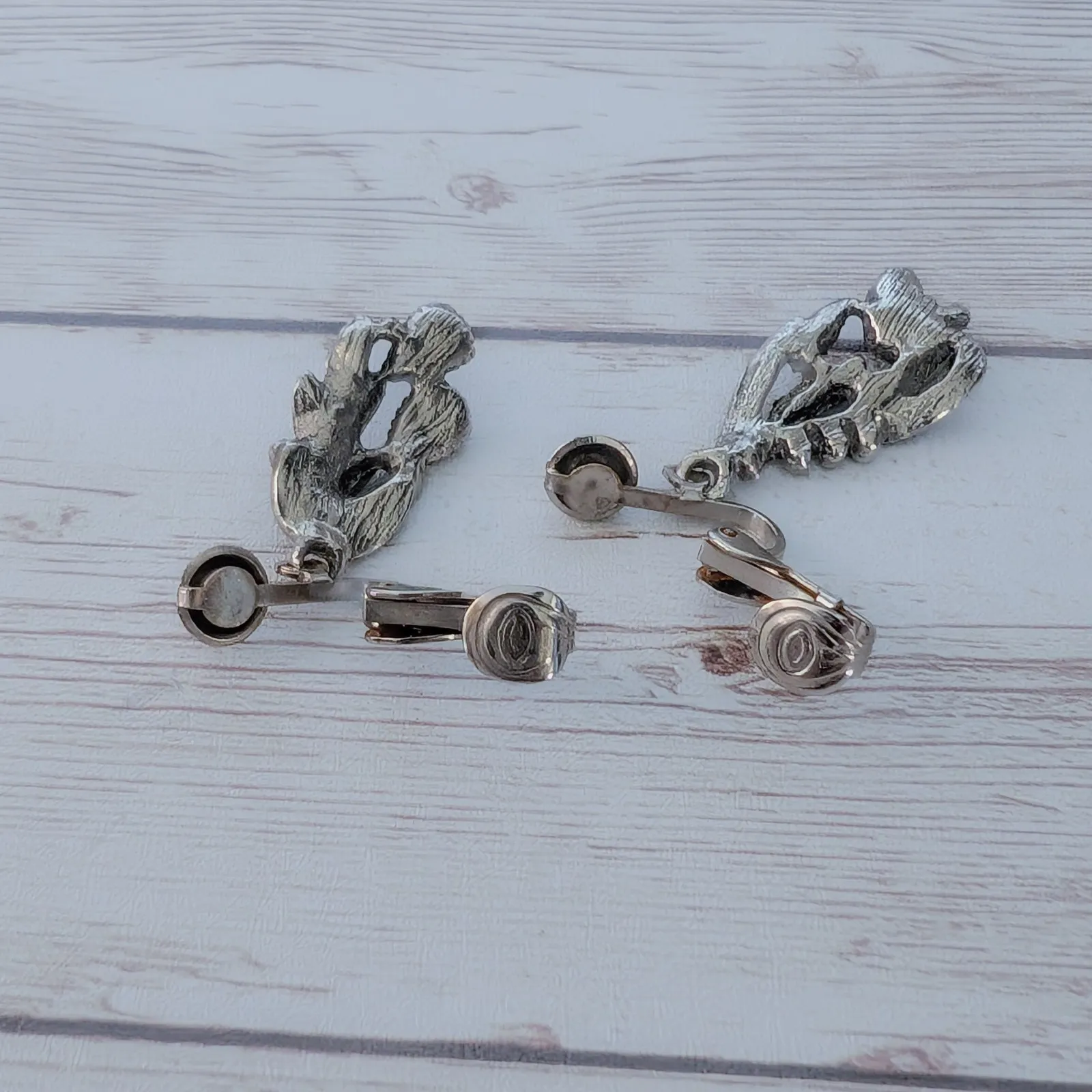 Vintage Clip On Earrings - Image 3