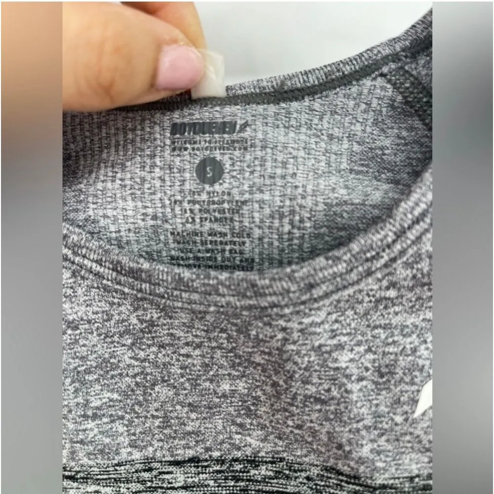 Doyoueven Crop Top‎ Long Sleeve Workout Shirt Athletic Wear size S - Image 3