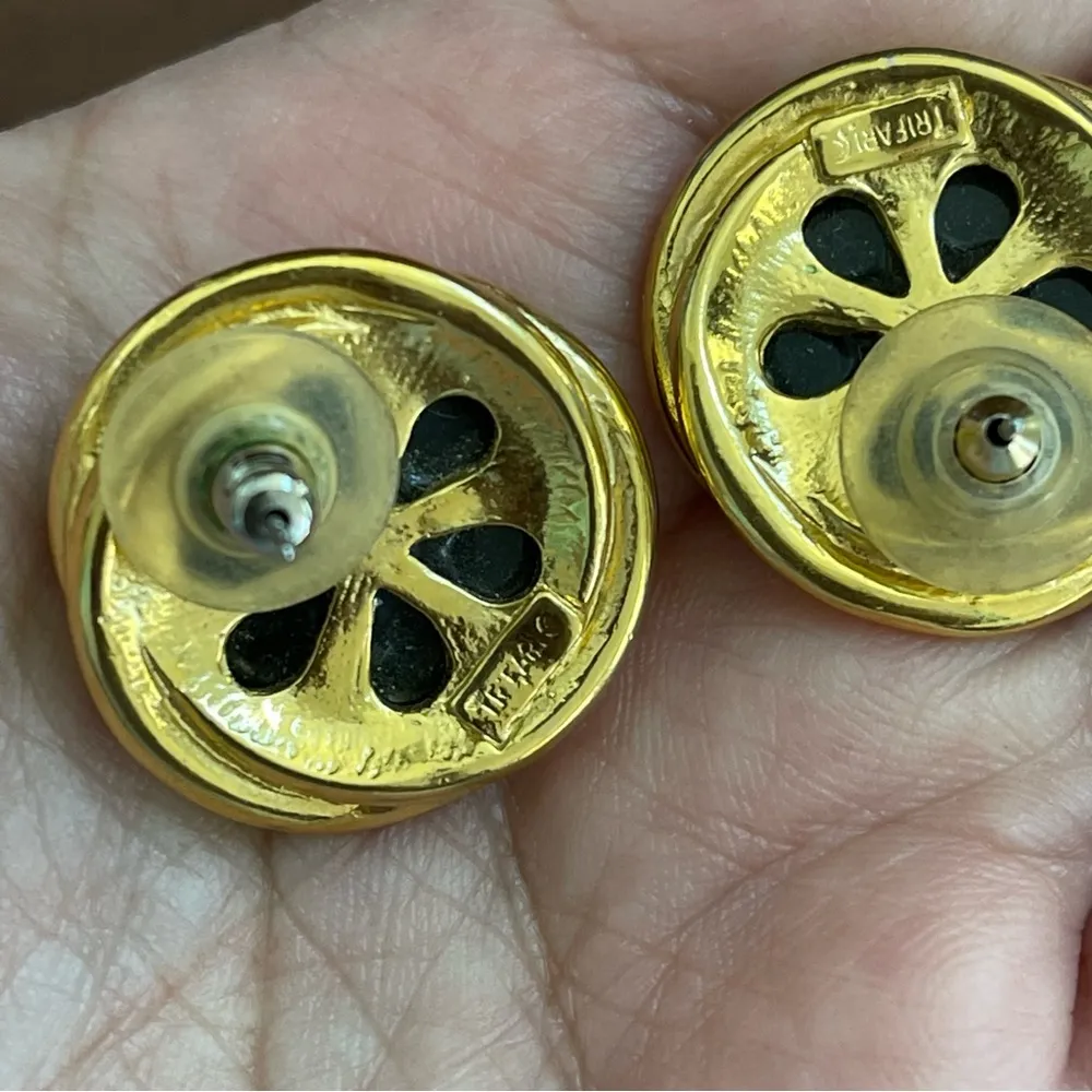 Vintage Crown  gold tone with black glass earrings signed - Image 2