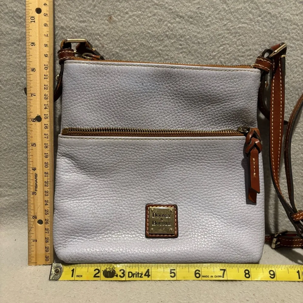 Dooney & Bourke Pebble Grain Leather Crossbody Bag Purse Zipper Lightest Gray - Image 5