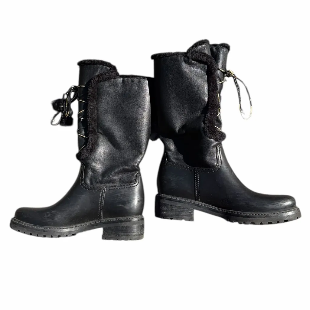 $425 Stuart Weitzman Bearwear Black Water-Resistant Snow laced rain Boot Size 8 - Image 8
