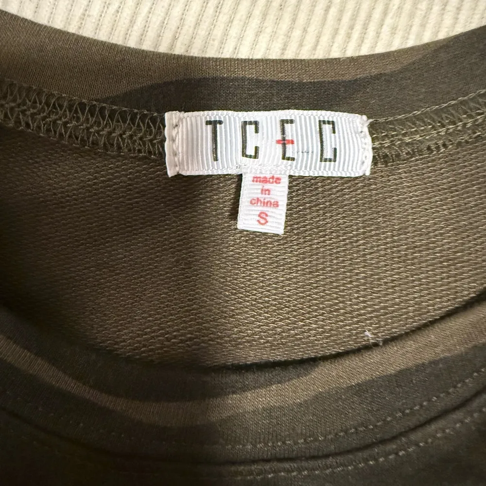 TCEC Green and Brown Puff Sleeve Boxy Sweatshirt - Image 5