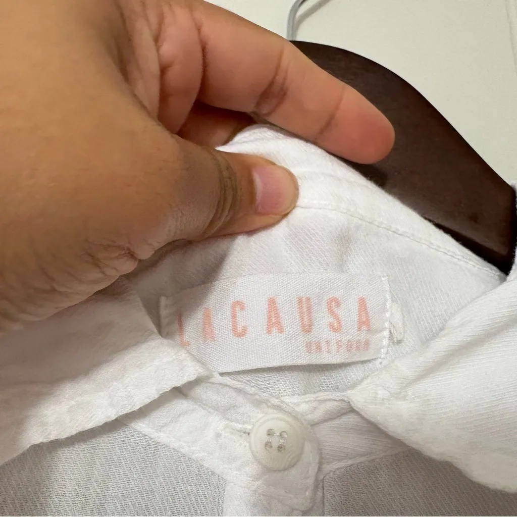 Lacausa Button Down Shirt Women’s Size M Style LA11485 – Effortless Everyday Top - Image 7