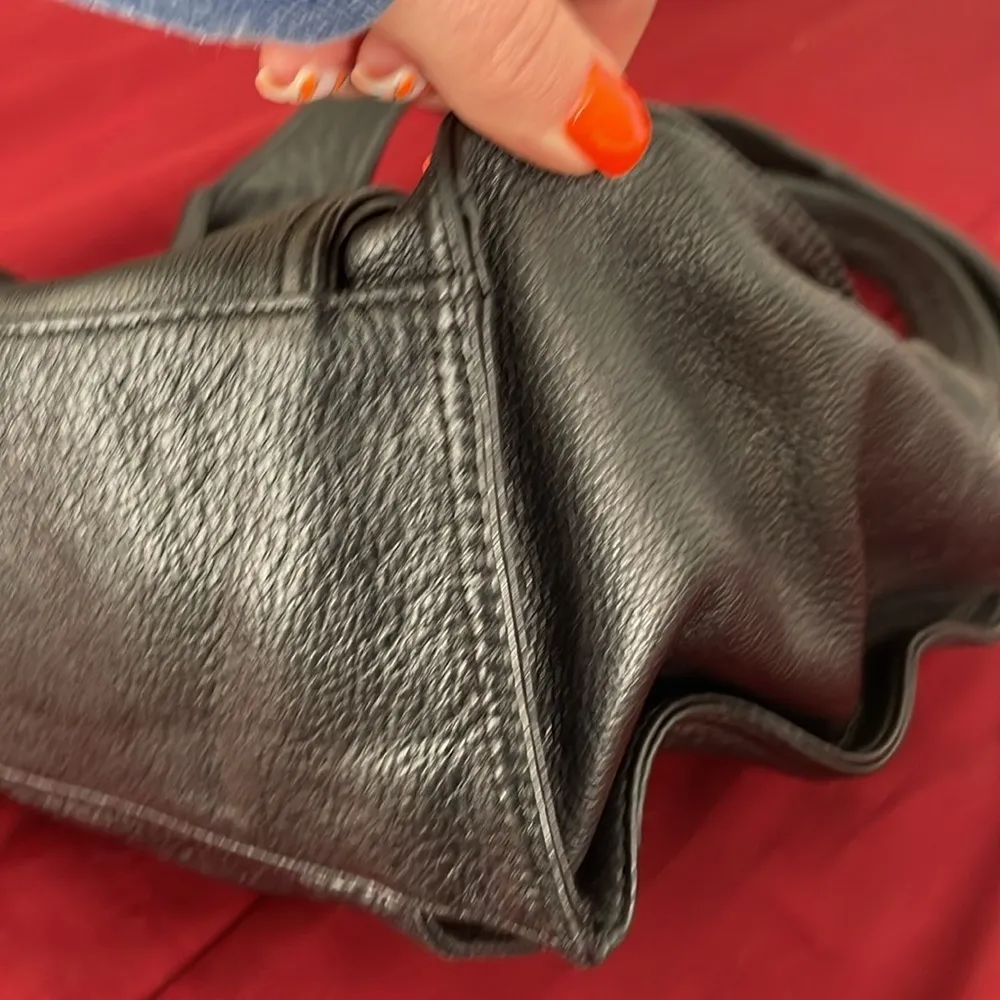 B Makowsky Black Leather Handbag - Image 4