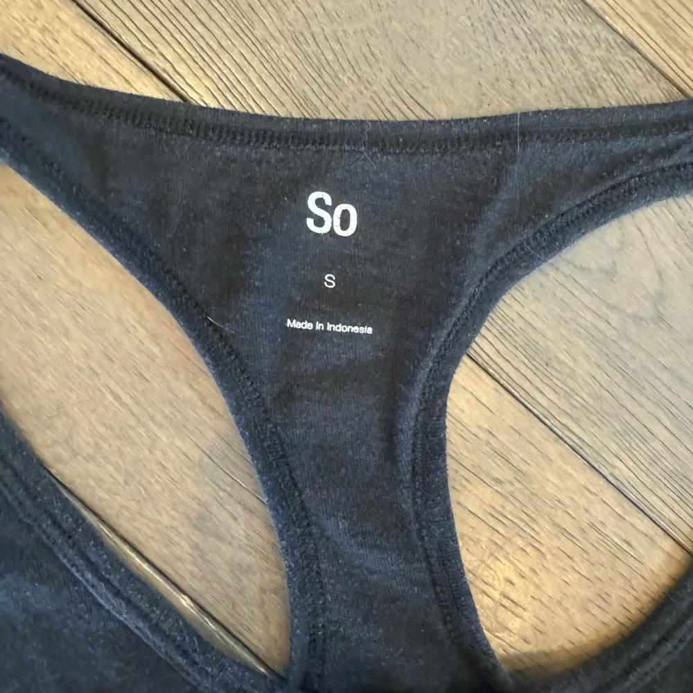 SO Gray Tank Top with Tie Front and Relaxed Fit - Image 3