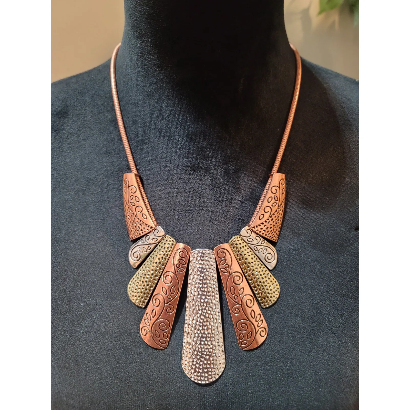 Women's Antique Copper Statement Necklace With Lobster Claw Lock For Women Gold - Image 2