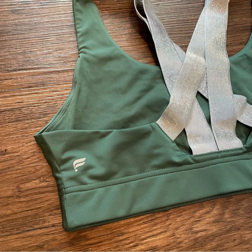Fabletics Paige Low Impact Sports Bra Green Silver Strappy Back Sz Large - Image 10