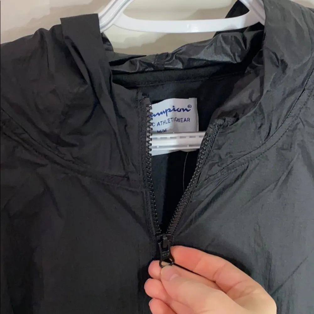 Champion oversized packable logo windbreaker sz M - Image 10