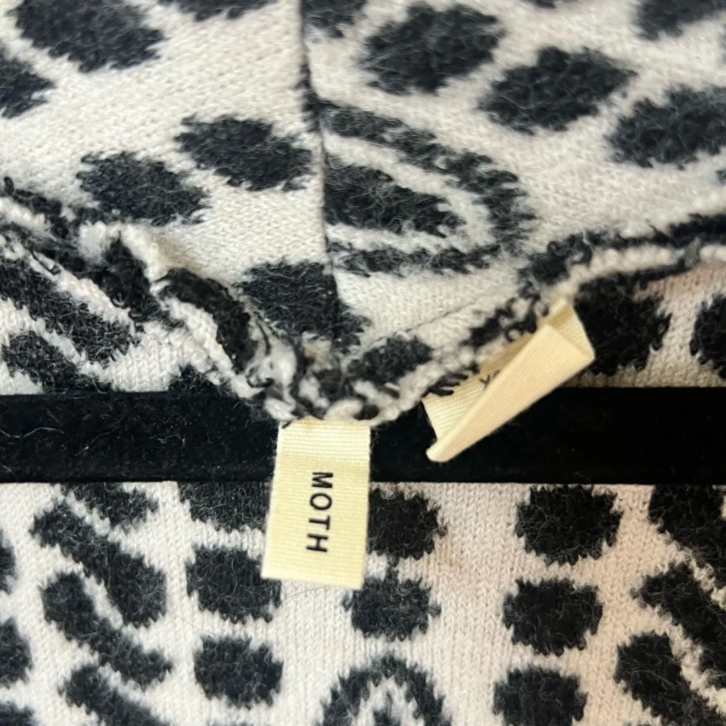 Anthropologie Moth Black and White Long sleeveless Cardigan size XS/S - Image 4