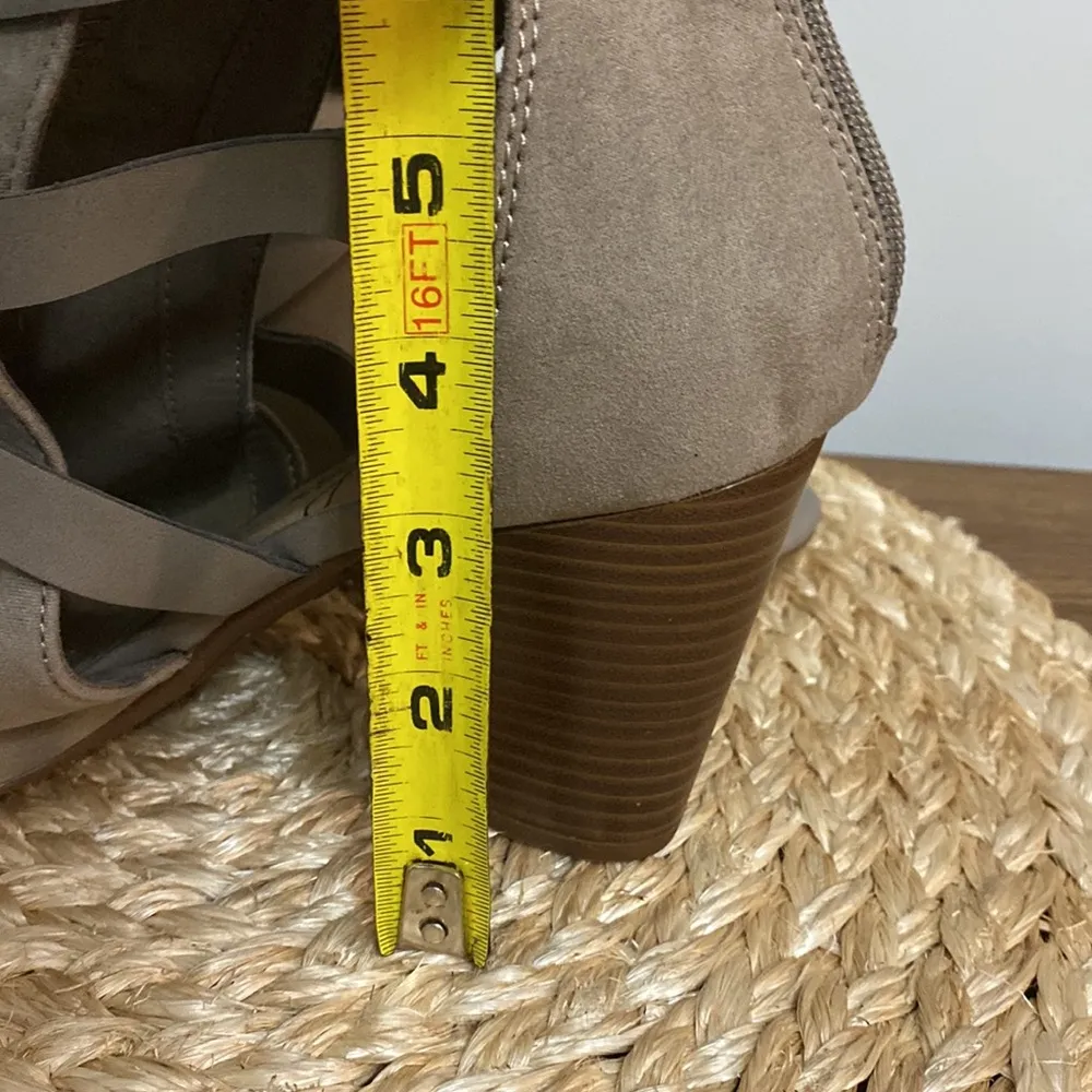 Libby Edelman womens brown suede open toe ankle boots size 9 Tan - Image 10