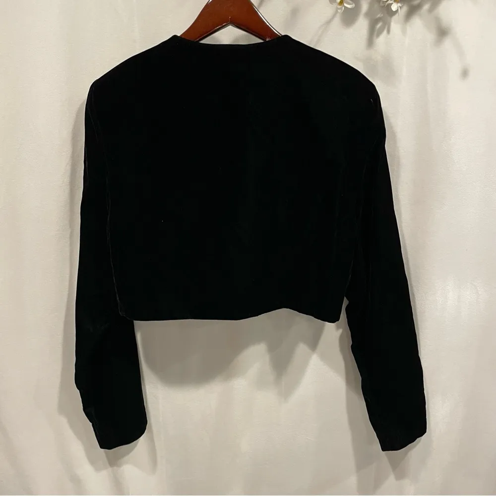 Vintage 70’s-80’s crop velvet mini jacket black Dave & Johnny - Image 4