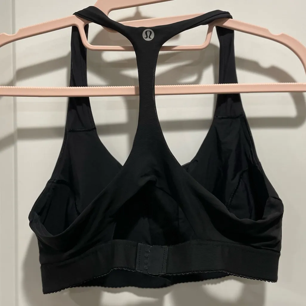 Lululemon  All Day Ease Bra Black Size 6 - Image 7