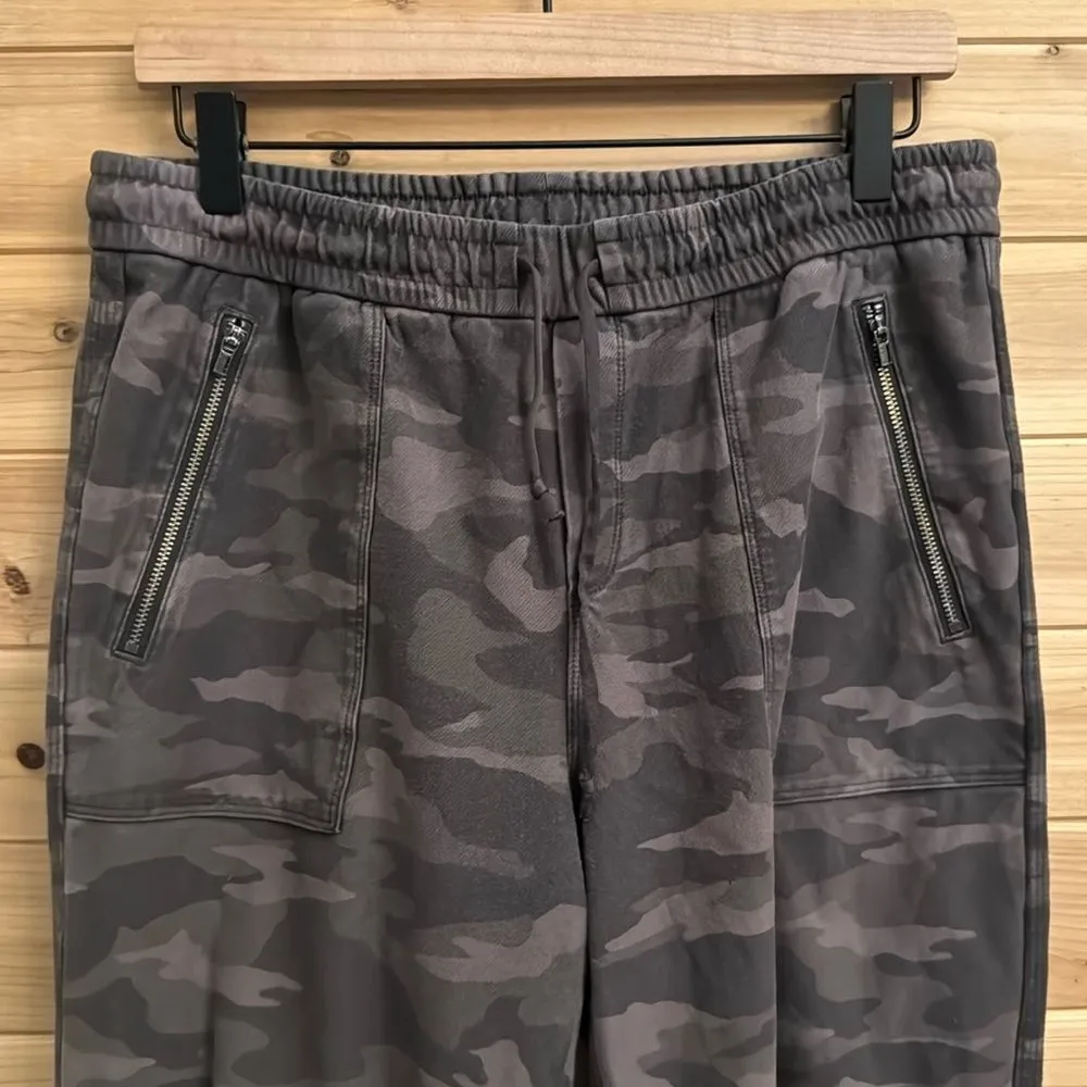 Athleta Size 10 Farallon Camouflage Jogger Pants - Image 2