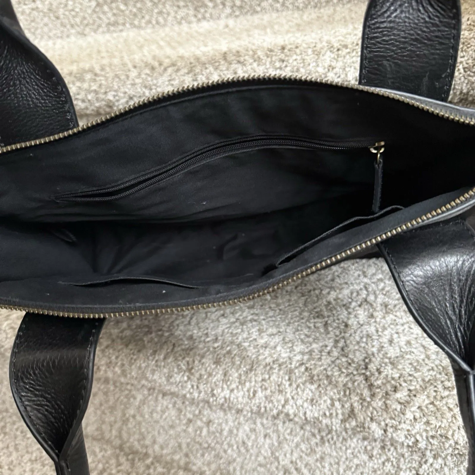 Vintage FOSSIL  Black Leather & Cowhide TOTE Bag Zipper Closure - Image 6