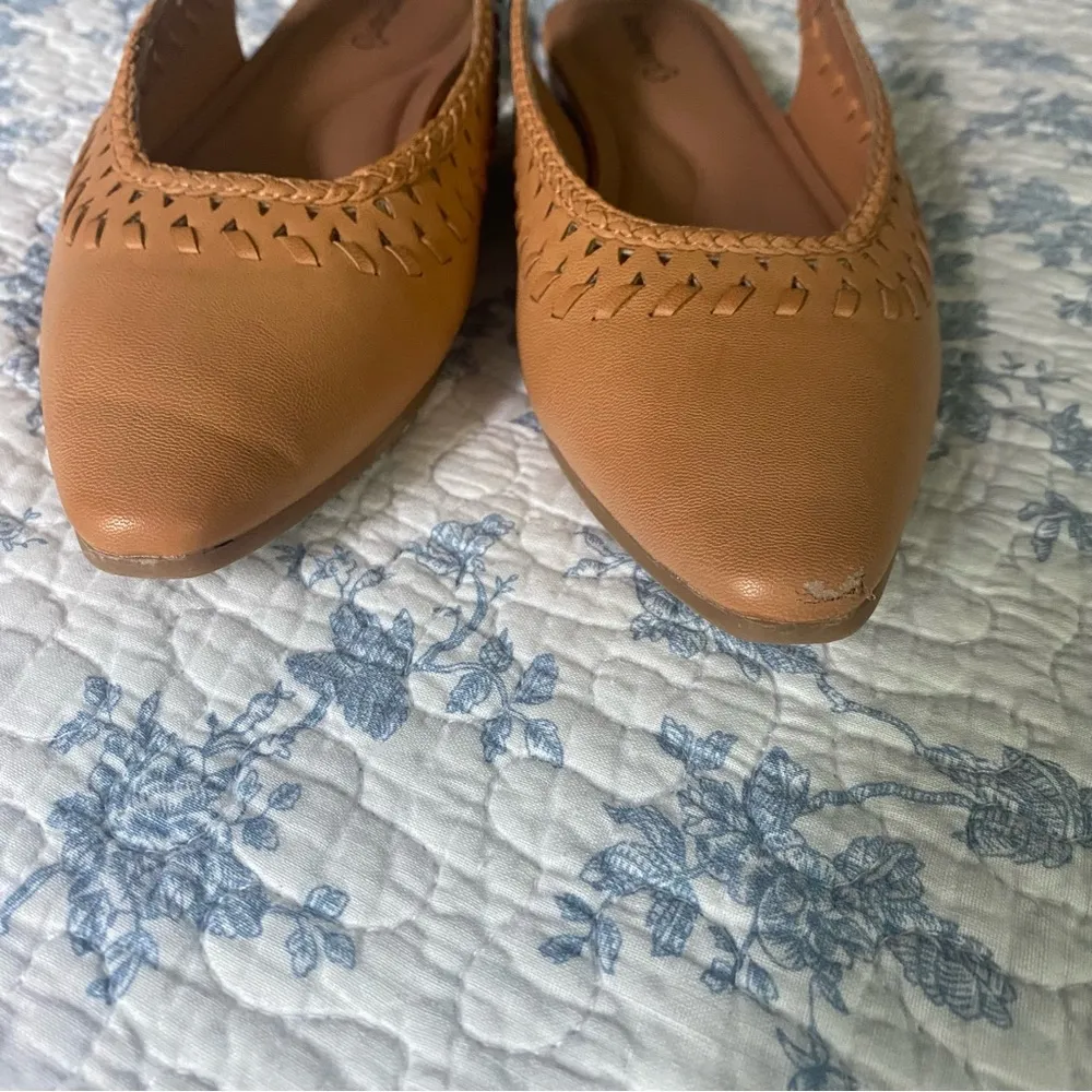 BareTraps Camel Tan Pointed Toe Sling Back Flat Size 7 - Image 2