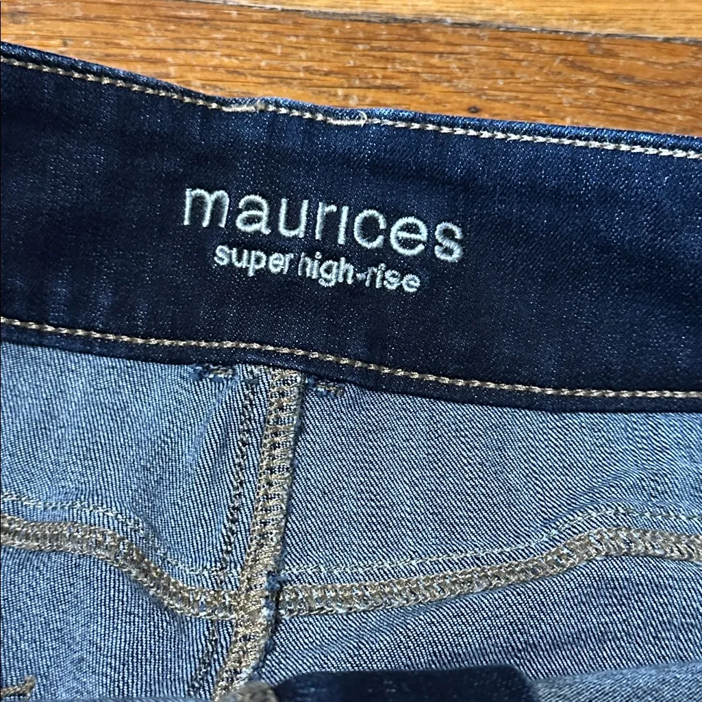 Maurices Women’s Super High Rise Cropped Jeans, Sz Large - Image 2