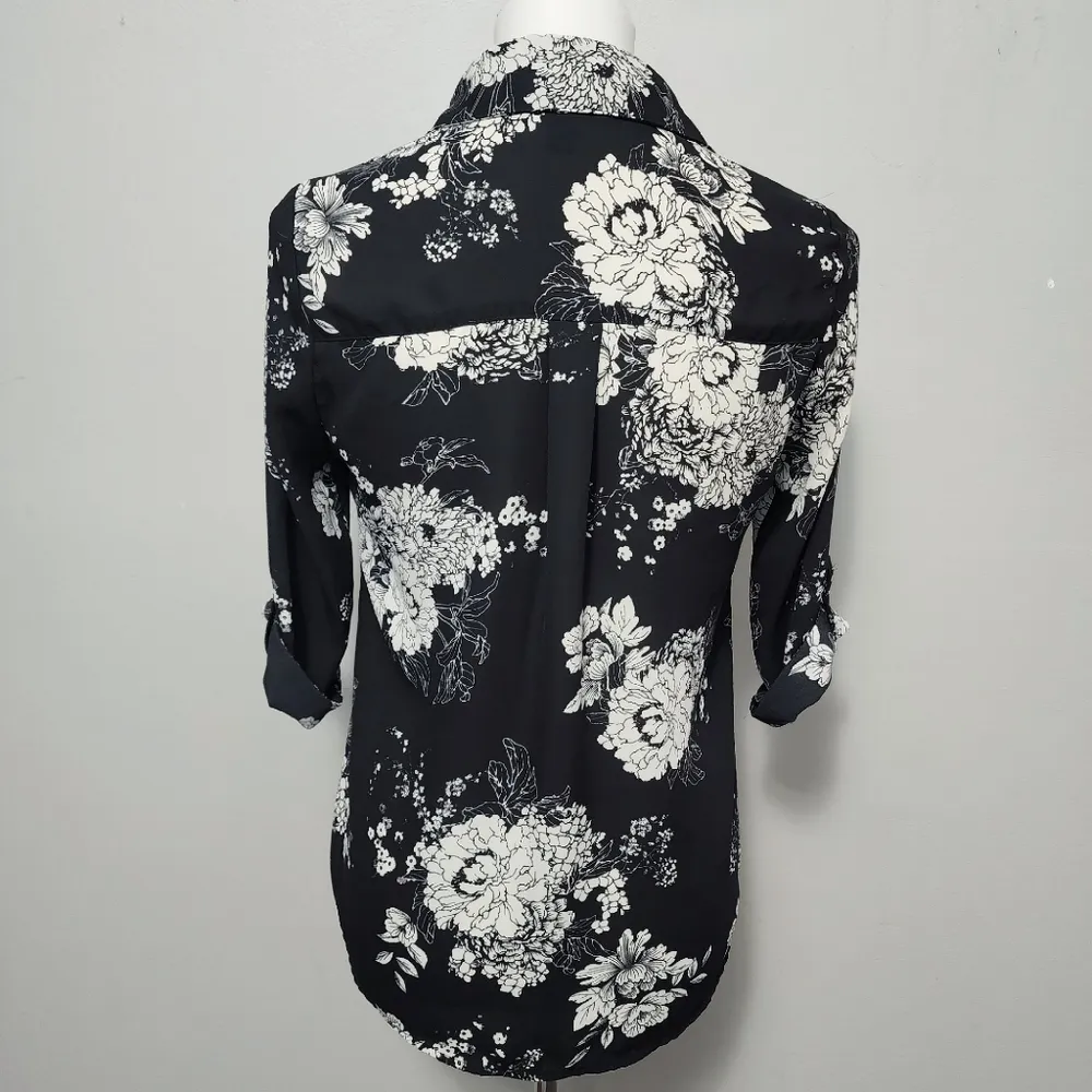 Iz Byer Black Floral Roll Tab Button Down Size XS - Image 5