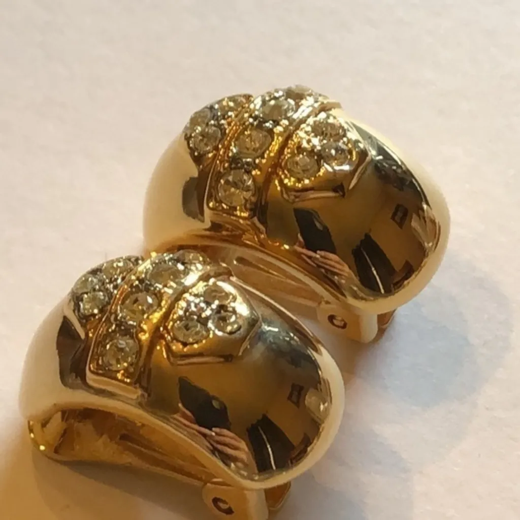 Vintage Half Hoop Gold Tone Bling Rhinestone Retro Clip On Earrings - Image 4