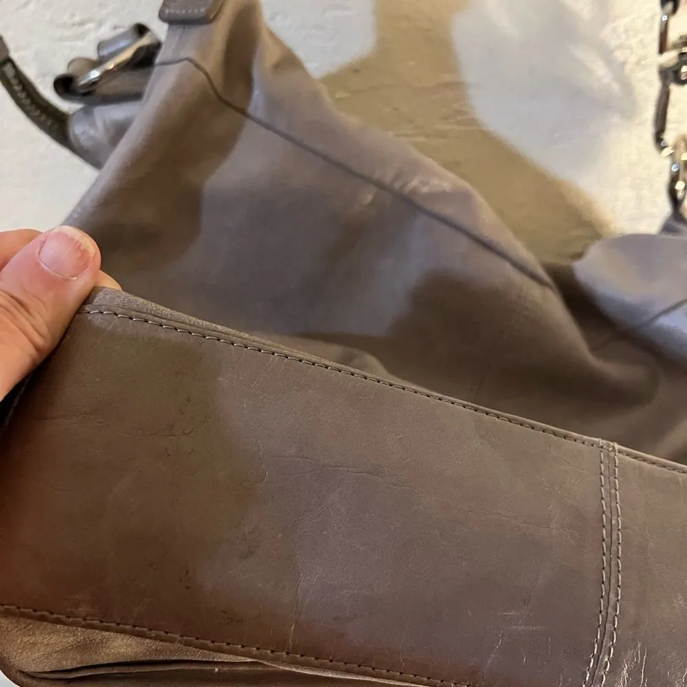 HOBO large handbag/crossbody:grey leather handbag. Gently carried - Image 9