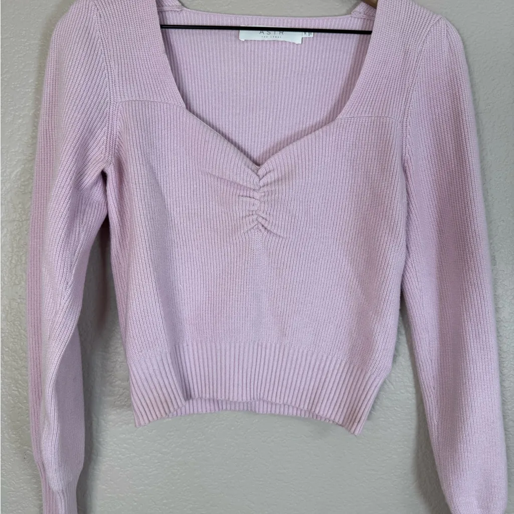 Astr The Label Sweetheart Ribbed Cropped Sweater size Medium Pink purple $39 - Image 4