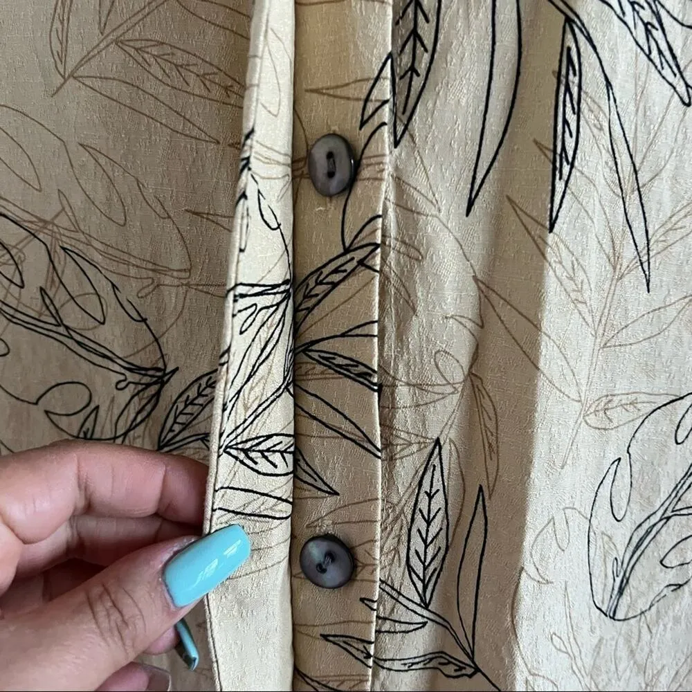 Chico’s Neutral Leaf Fauna Shier Sweater Topper Button Front Small - Image 4