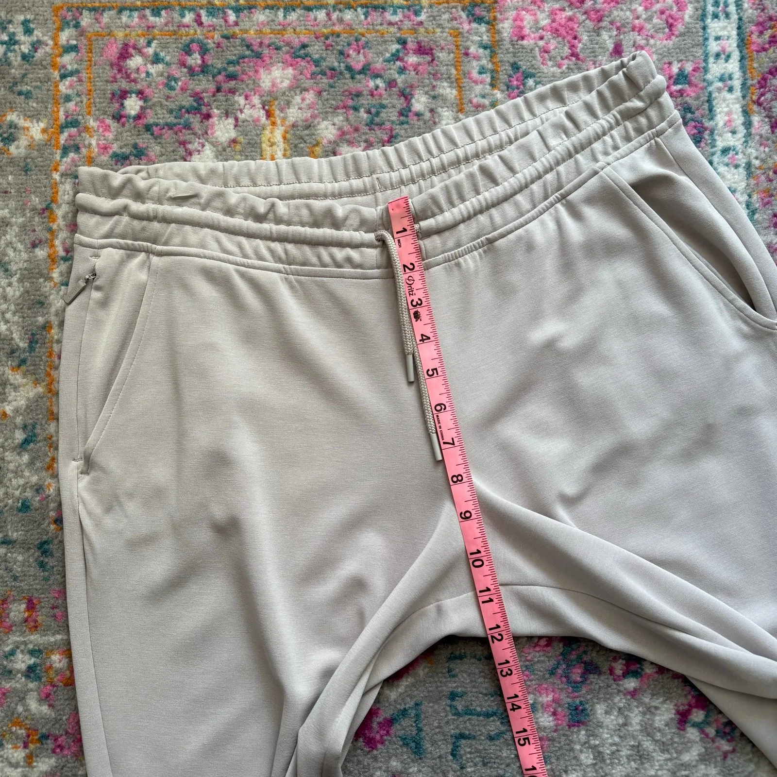 Athleta Seasoft Straight Crop Pants Abalone Grey Beige Women’s Size Large - Image 9