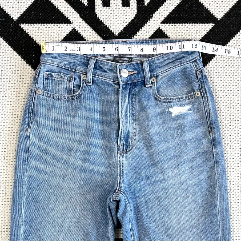 American Eagle Ripped Mom Jeans in Cool Classic Size 000 - Image 5