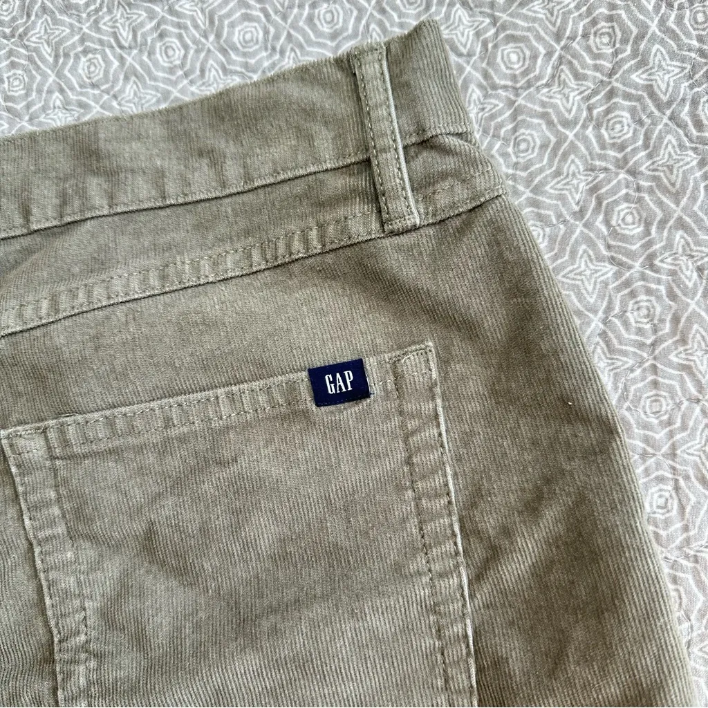 NEW! GAP Olive Green Corduroy Shorts Size 10 NWT - Image 4