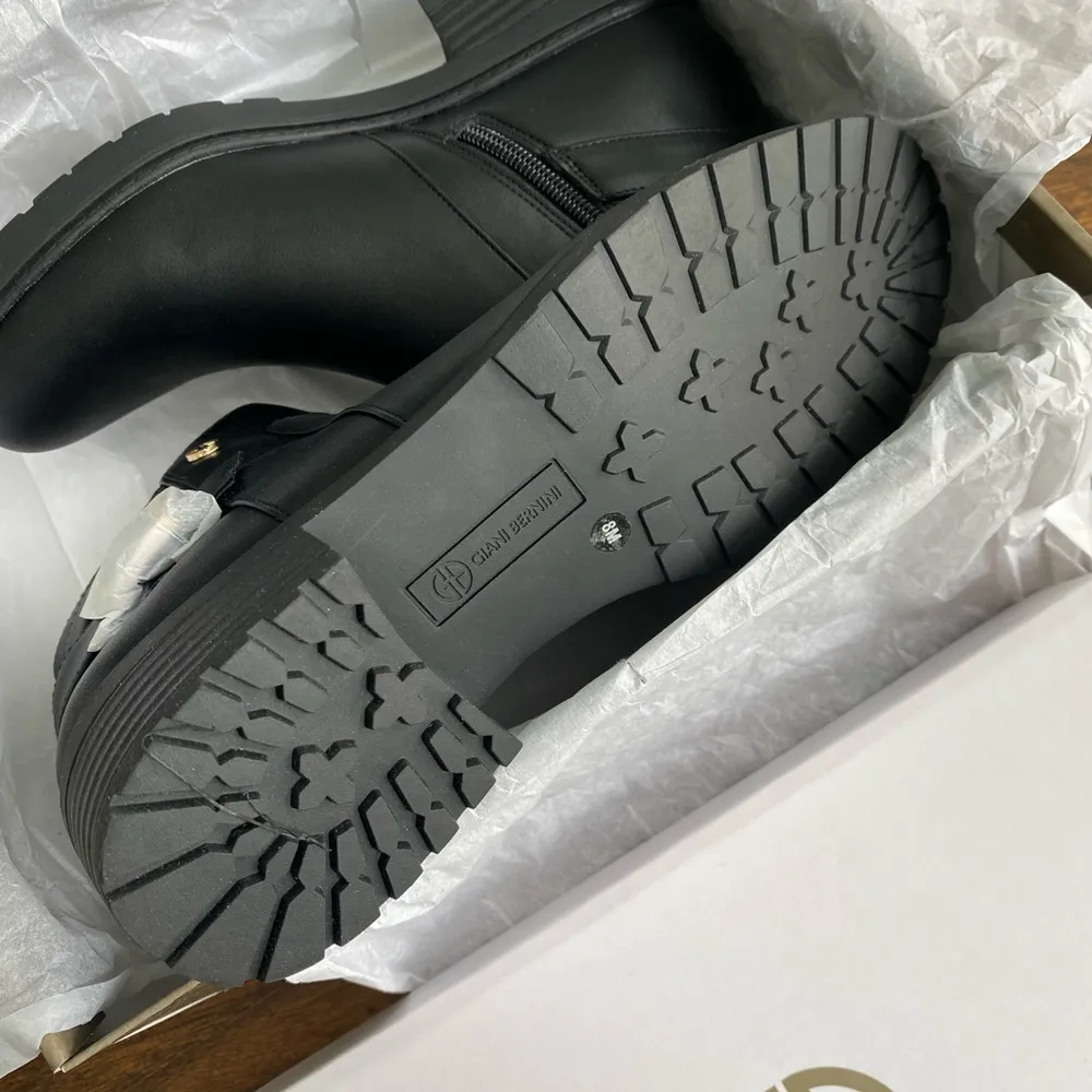 NWOT  black booties - Image 4