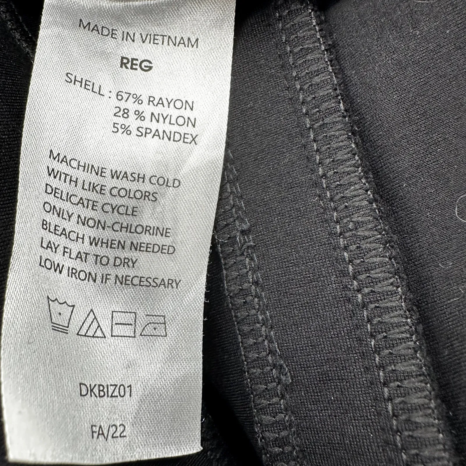 Quince Ultra-Stretch Ponte Straight Leg Yoga Dress Pants High Waisted Black M - Image 4