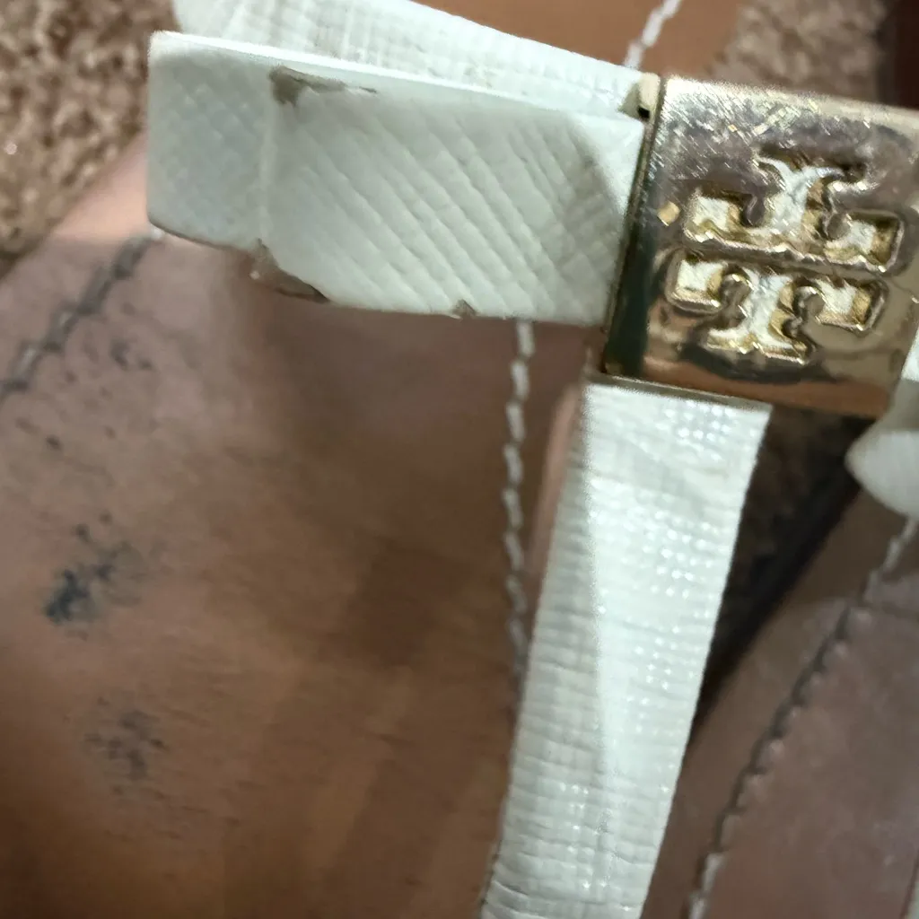 Tory Burch Leighanne Tan Ivory Leather Bow‎ Logo Thong Sandals Flip Flops 8.5  N - Image 4