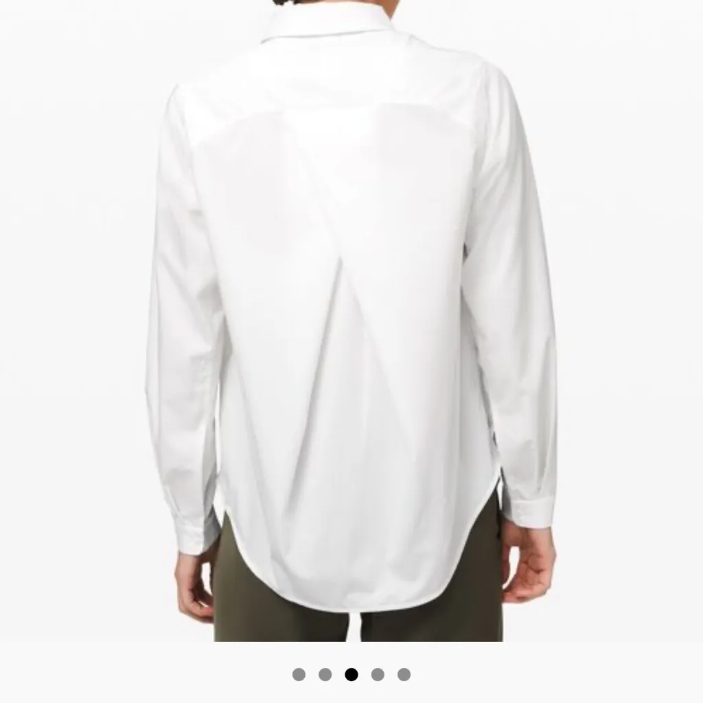 Lululemon Athletica White Scalloped Collar Top - Image 15