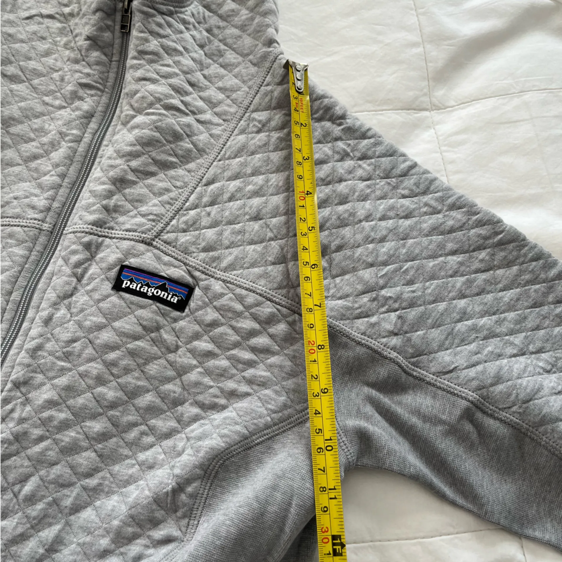 Patagonia  Gray Quilted Zip-Up Hoodie women’s size medium - Image 6