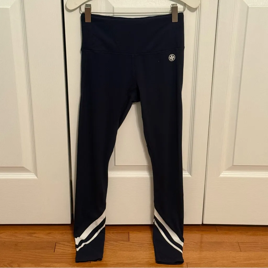 Tory Burch Sport Weightless Chevron Leggings in Tory Navy/Snow White - Image 4