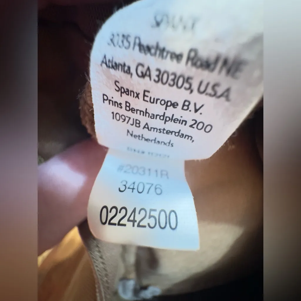 SPANX Stretch Twill Ankle Cargo Pant in Brown Honey Glow Size Medium - Image 15