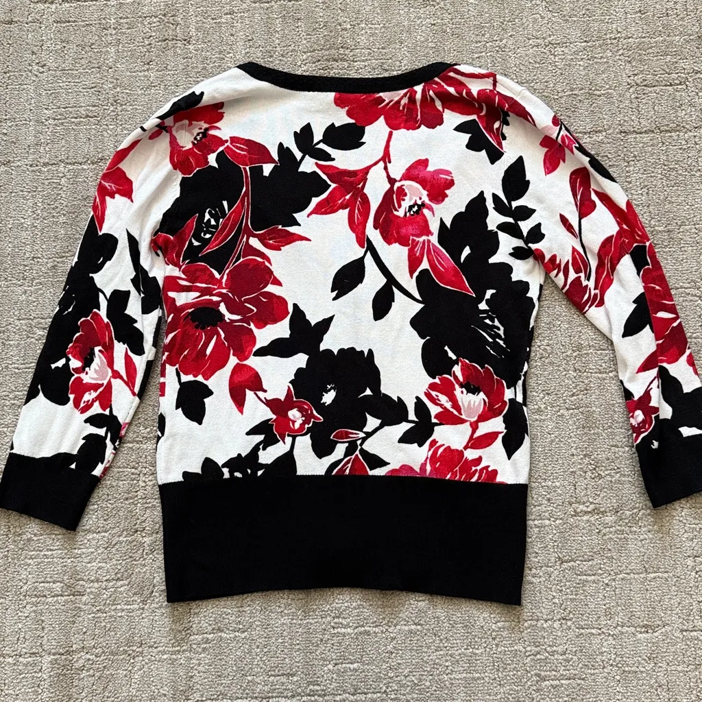 White House Black Market black red floral sweater cardigan sz XS - Image 6