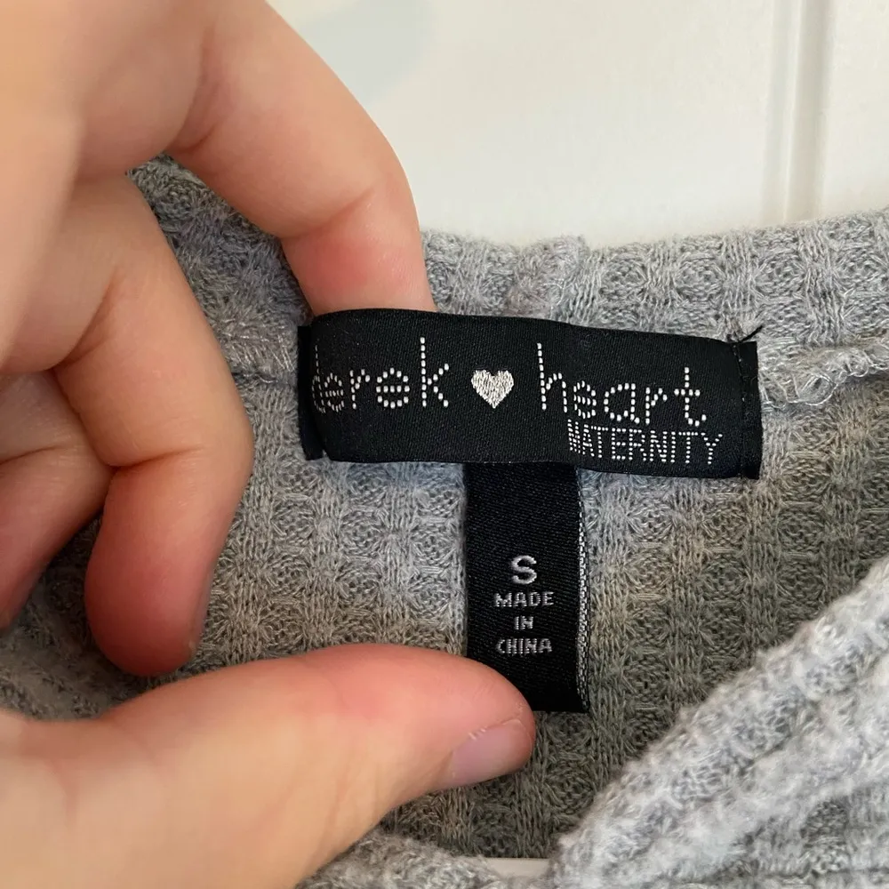 Derek Heart EUC |  women’s ribbed‎ texture maternity top — small - Image 4