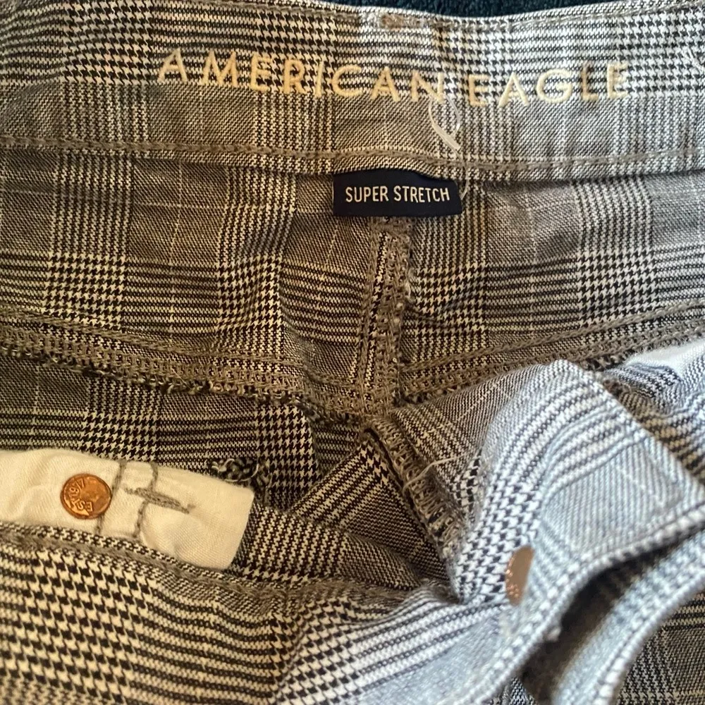 American eagle stretch black white herringbone mini skirt size 6 EUC fun - Image 3