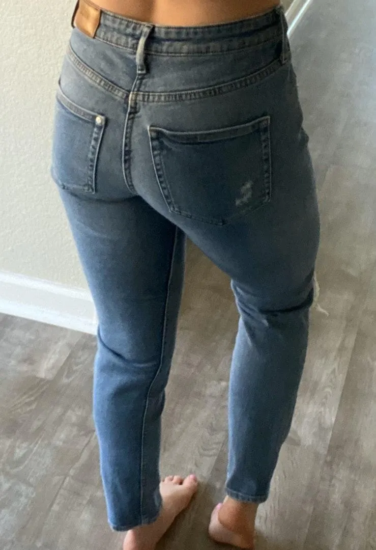 Light Wash Cropped Denim Jeans Blue Size 26 - Image 3