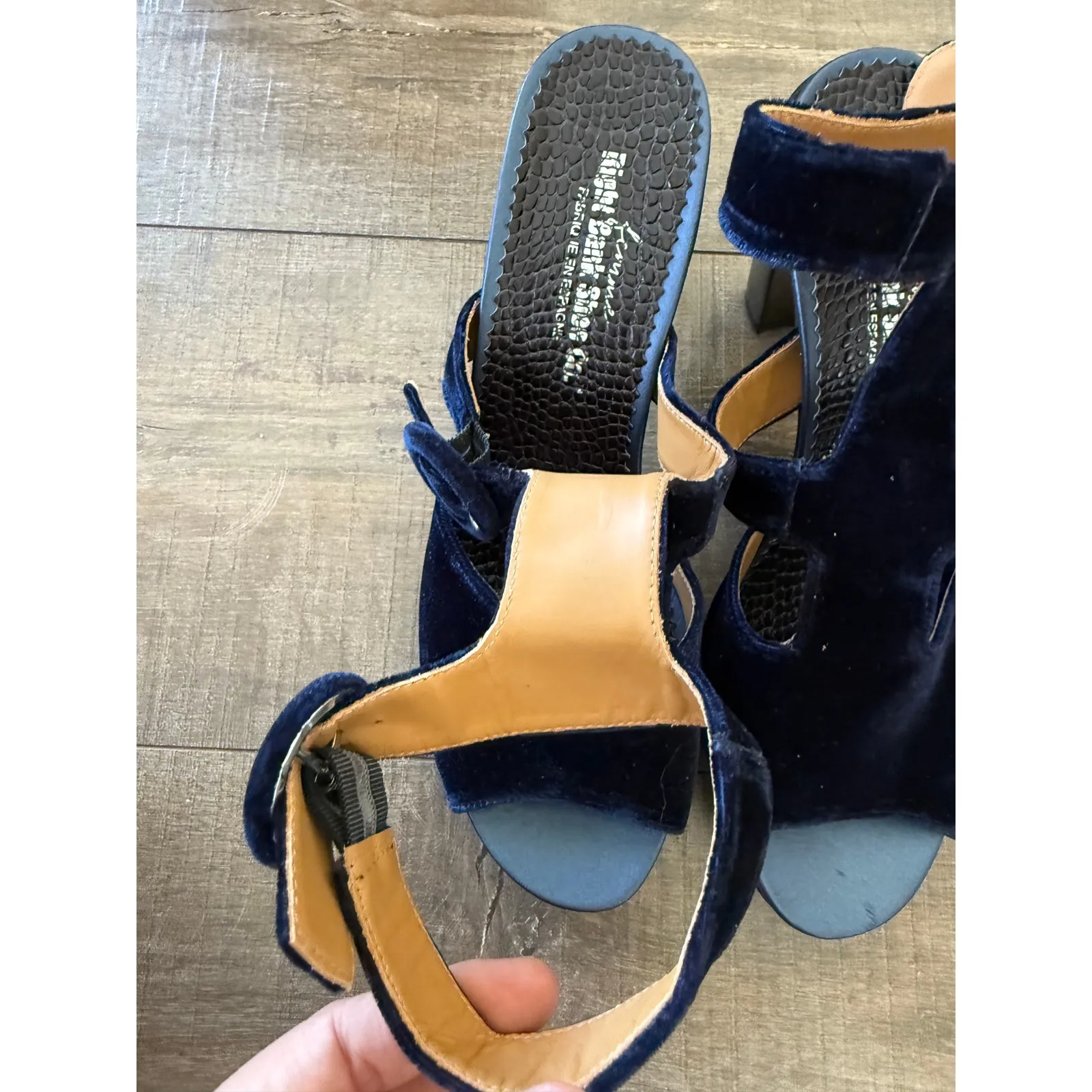 Femme Right Bank Shoe Co Velvet Block Heel Sandals Buckle‎ Peep Toe Blue 9.5M Size 9.5 - Image 13