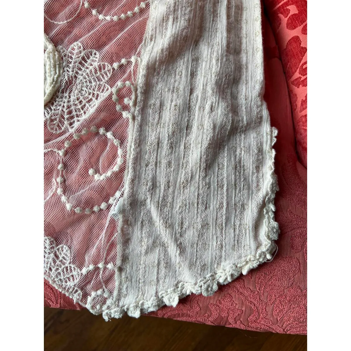 Elegant Embroidered Scarf with Floral Appliqué - Image 4