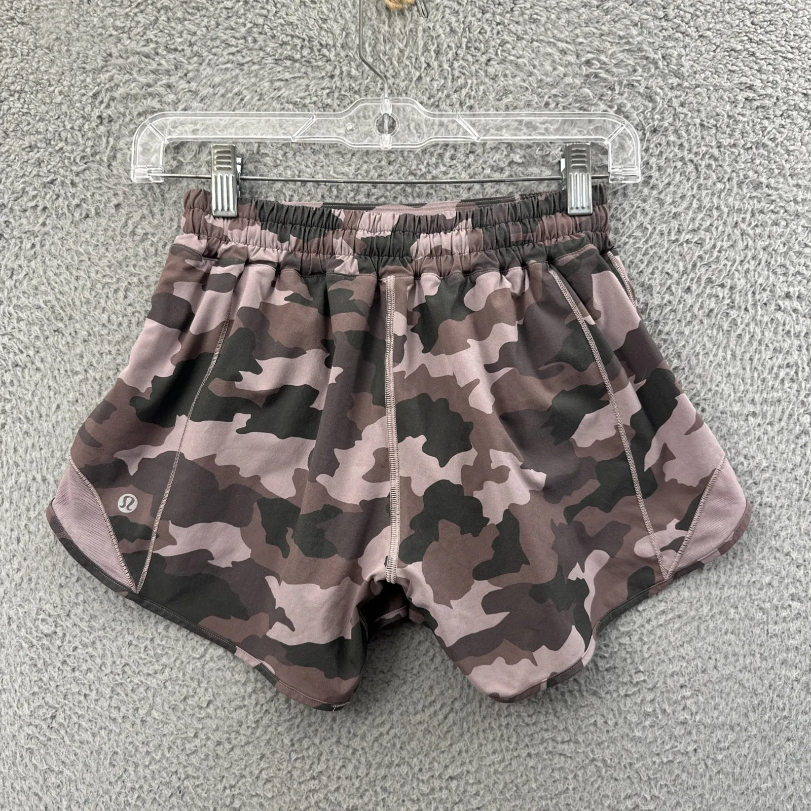 Lululemon Hotty Hot Low Rise Shorts 4" Heritage 365 Camo Misty Mauve Women 4 - Image 4