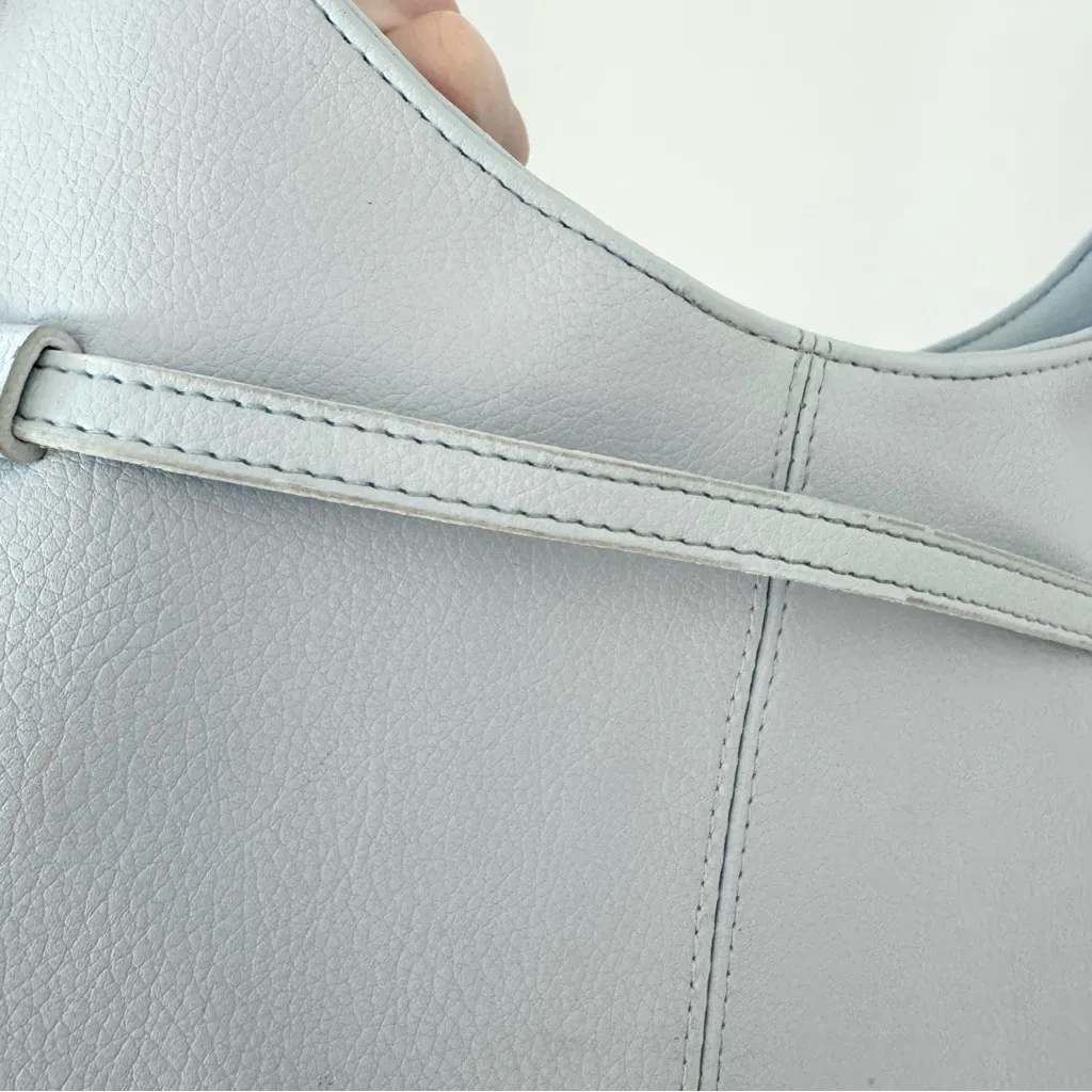 NWOT Vintage Y2K XOXO Baby Blue Shoulder Bag w/buckle - Image 6