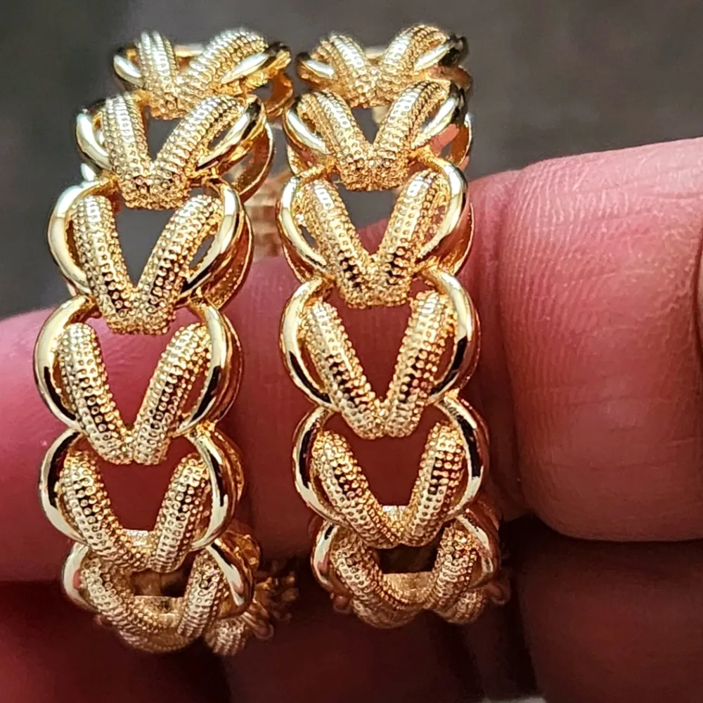Gold Filled V Chain Link Hoop Earrings New - Image 3