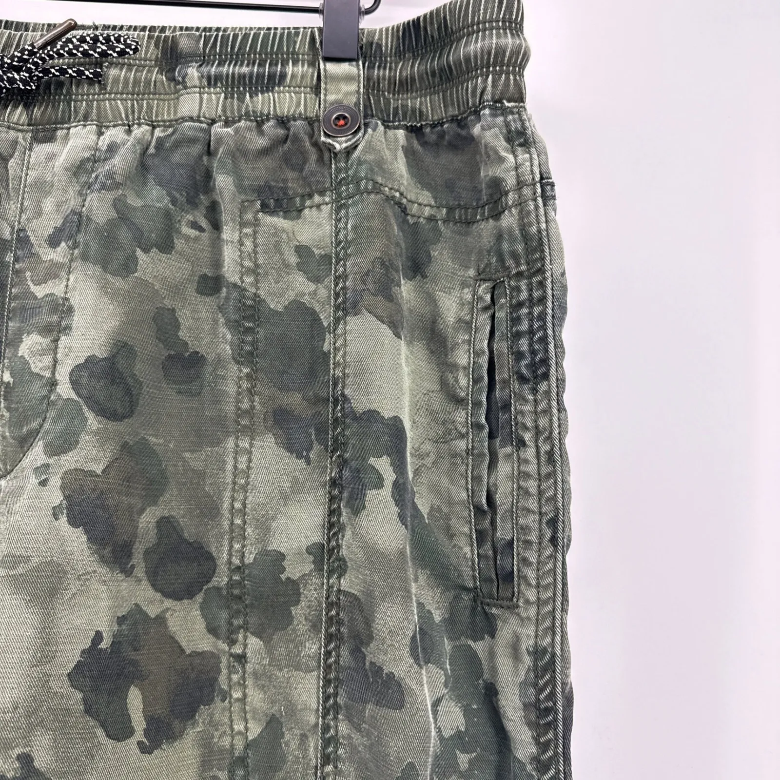 Anthropologie Leda Camo Utility Jogger Pants Tencel Lyocell Green Size Large‎ - Image 4