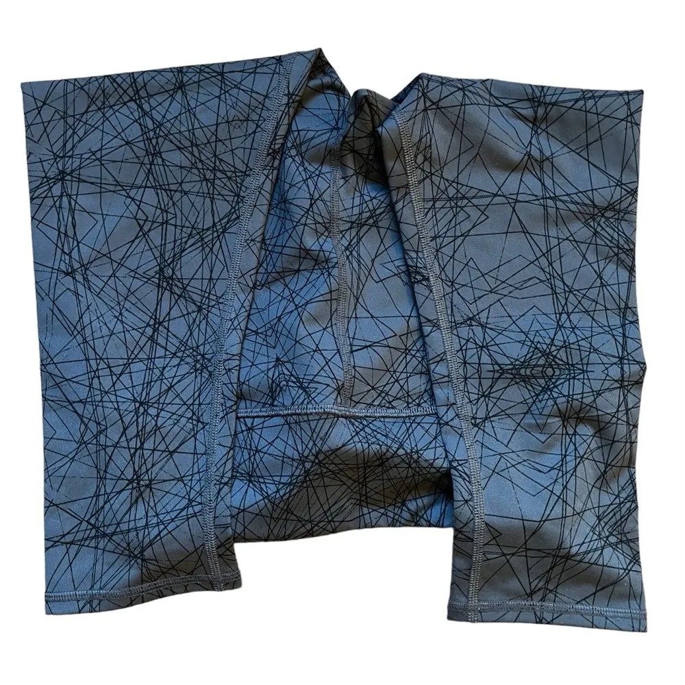 dark gray with black geometric print leggings size XS - Image 5